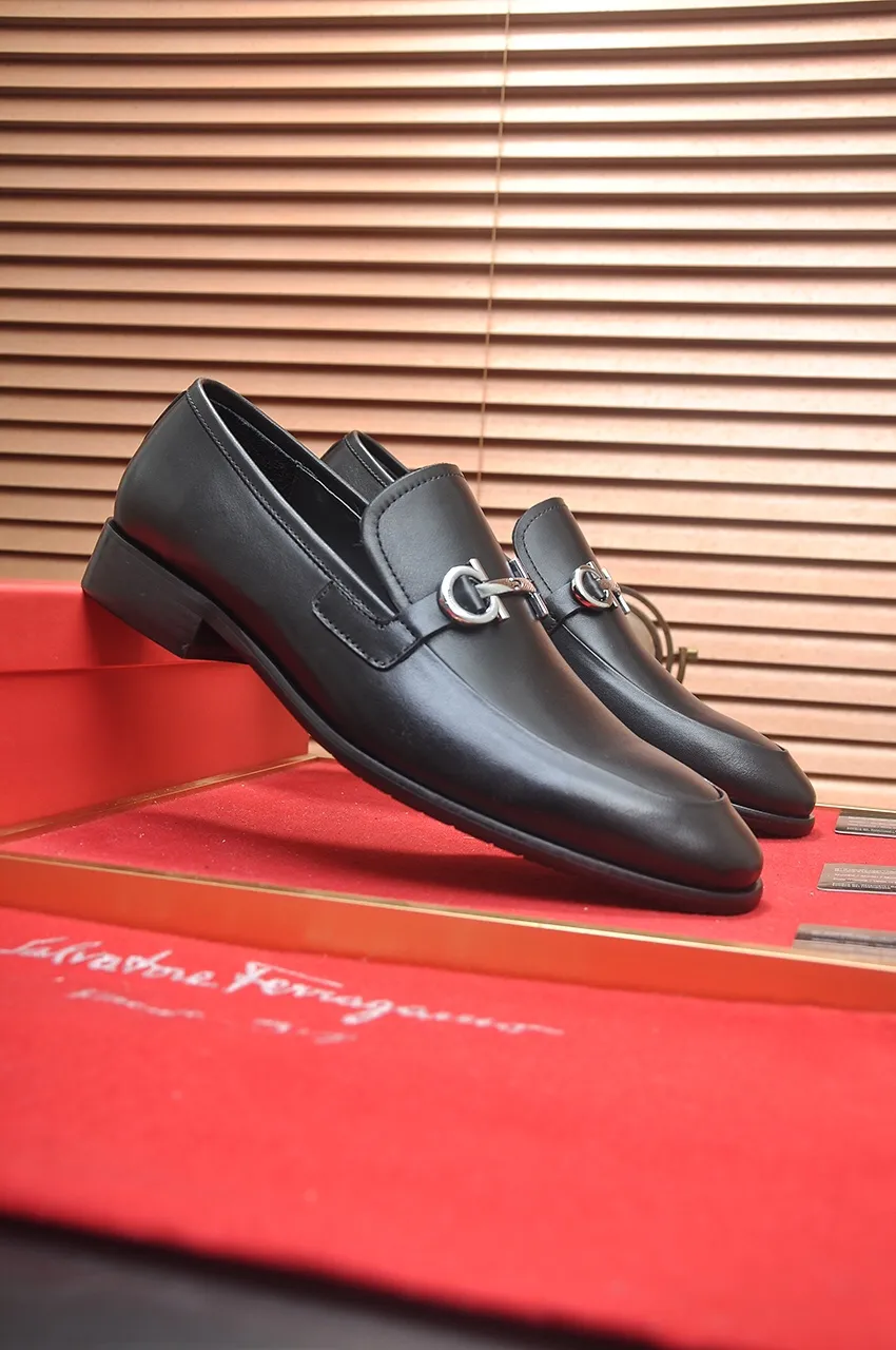 Men's shoes 💰520💶【Ferragamo/Ferragamo】The latest model in the counter. Original imported high-quality cowhide with open sides + imported 🐂 water-dyed cowhide lining + original luxury metal buckle + original combination outsole. No pressure for comparison. 38--45 (45 is custom-made and cannot be returned or exchanged)